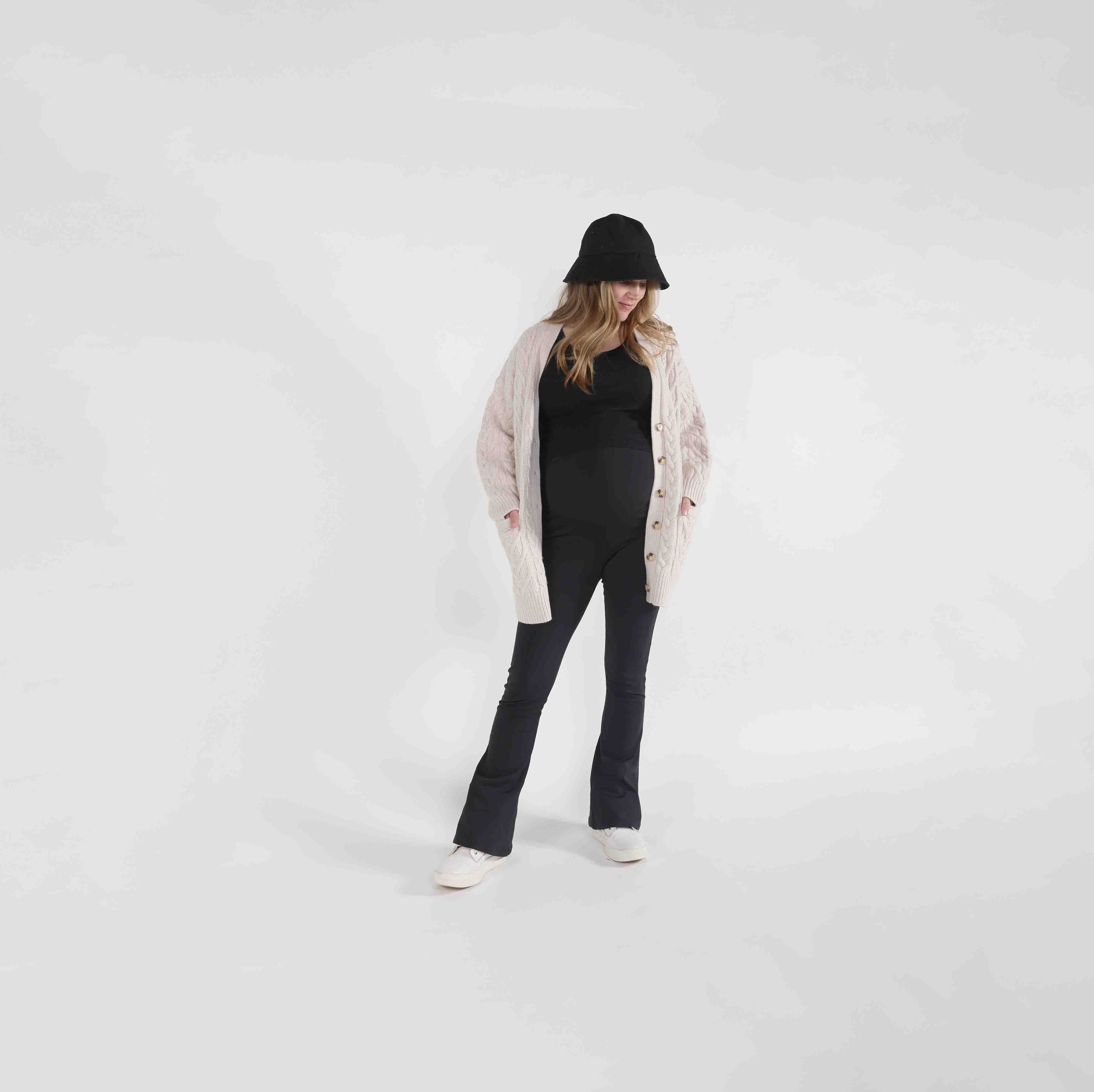 The Superior Comfort and Versatility of RASKANA Vaalia Leggings Over Other Maternity Brands