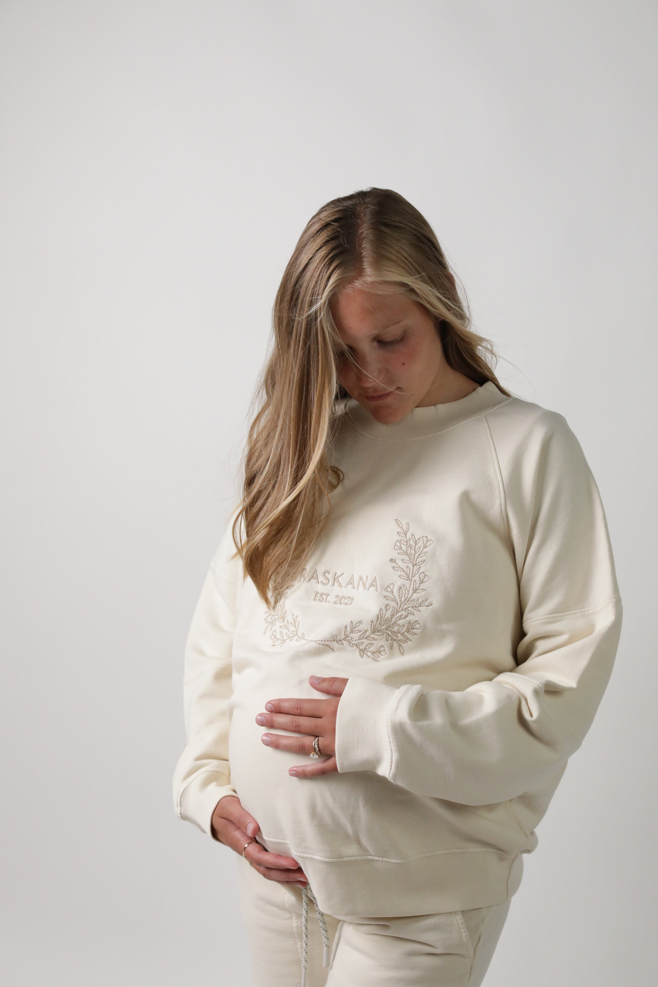 ELLE || ORGANIC COTTON MATERNITY CREW NECK PULLOVER