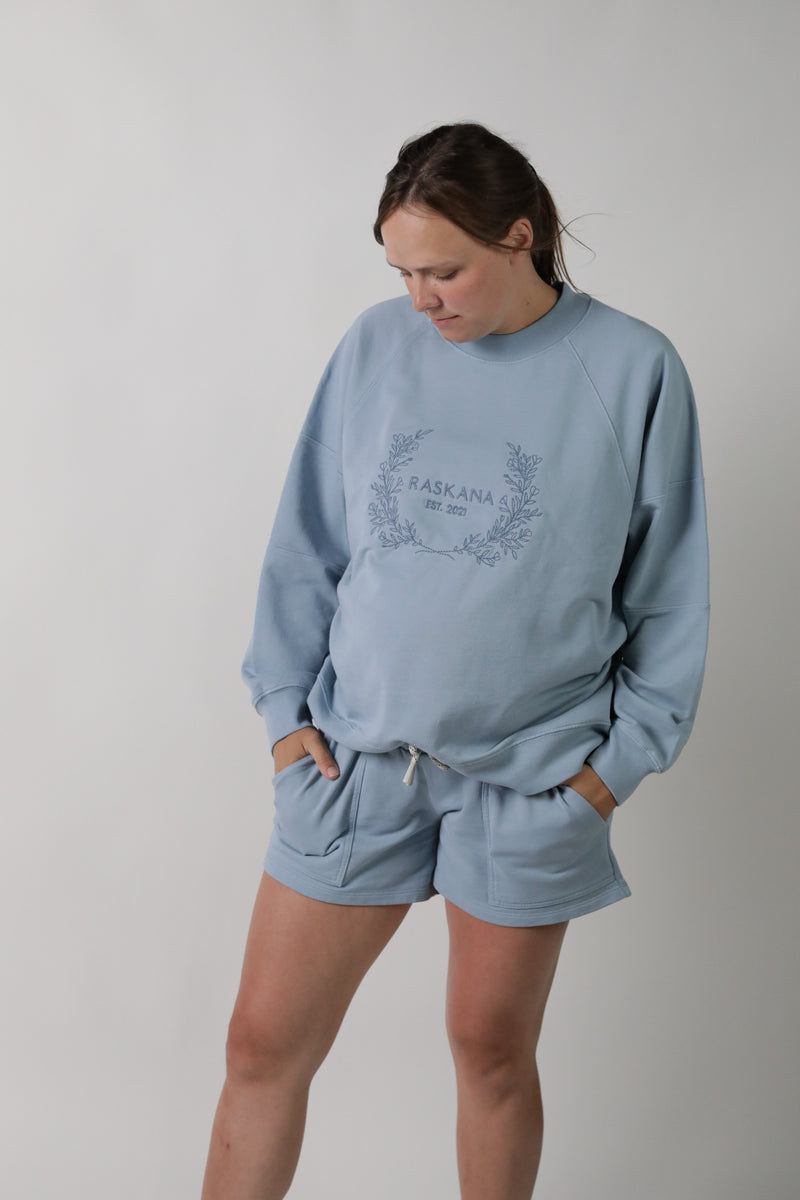 ELLE || FRENCH TERRY MATERNITY CREW NECK PULLOVER || DUSTY BLUE